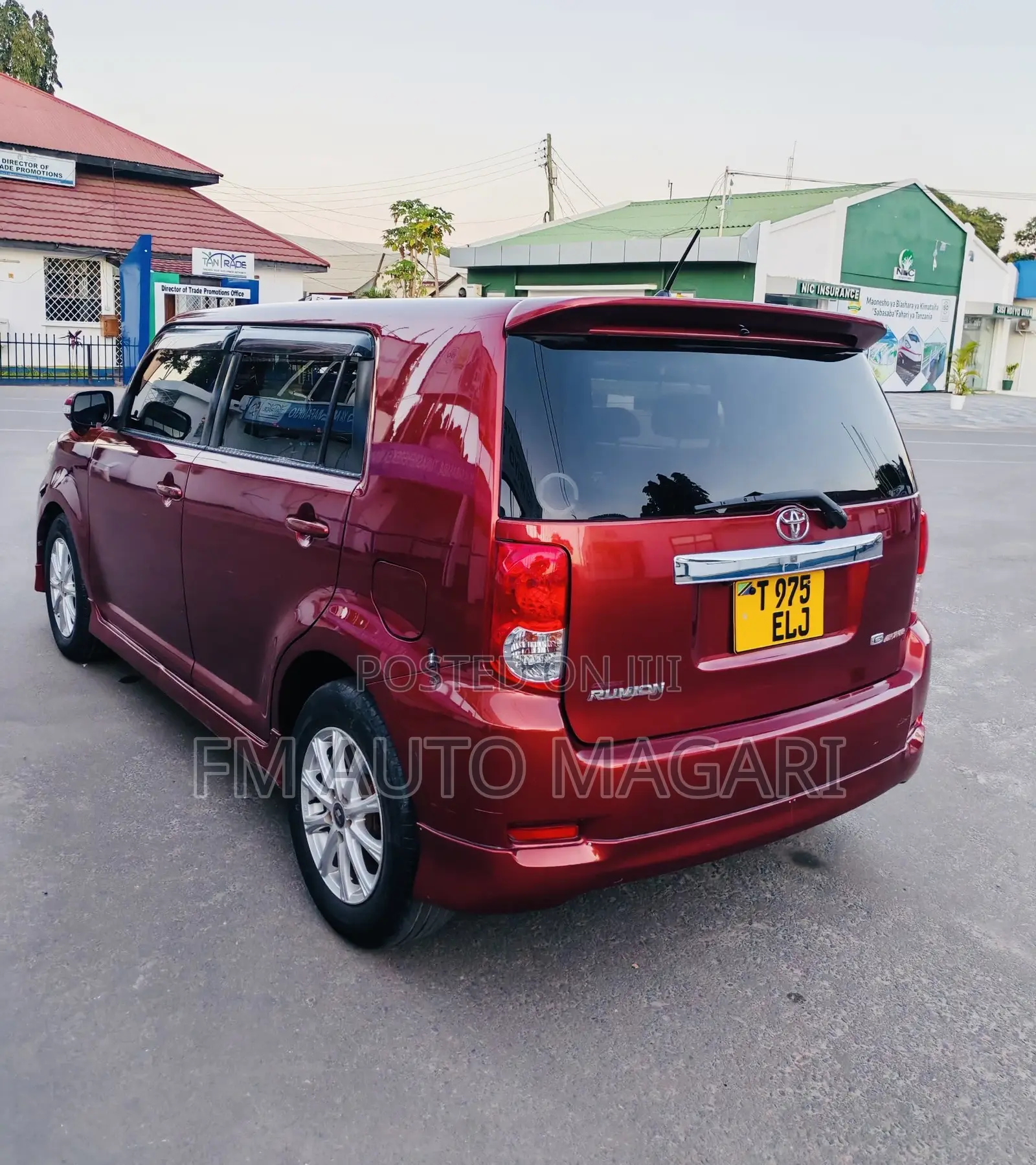 Toyota Corolla Rumion 2009 Red