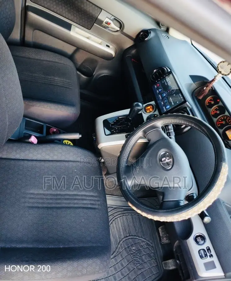 Toyota Corolla Rumion 2009 Red