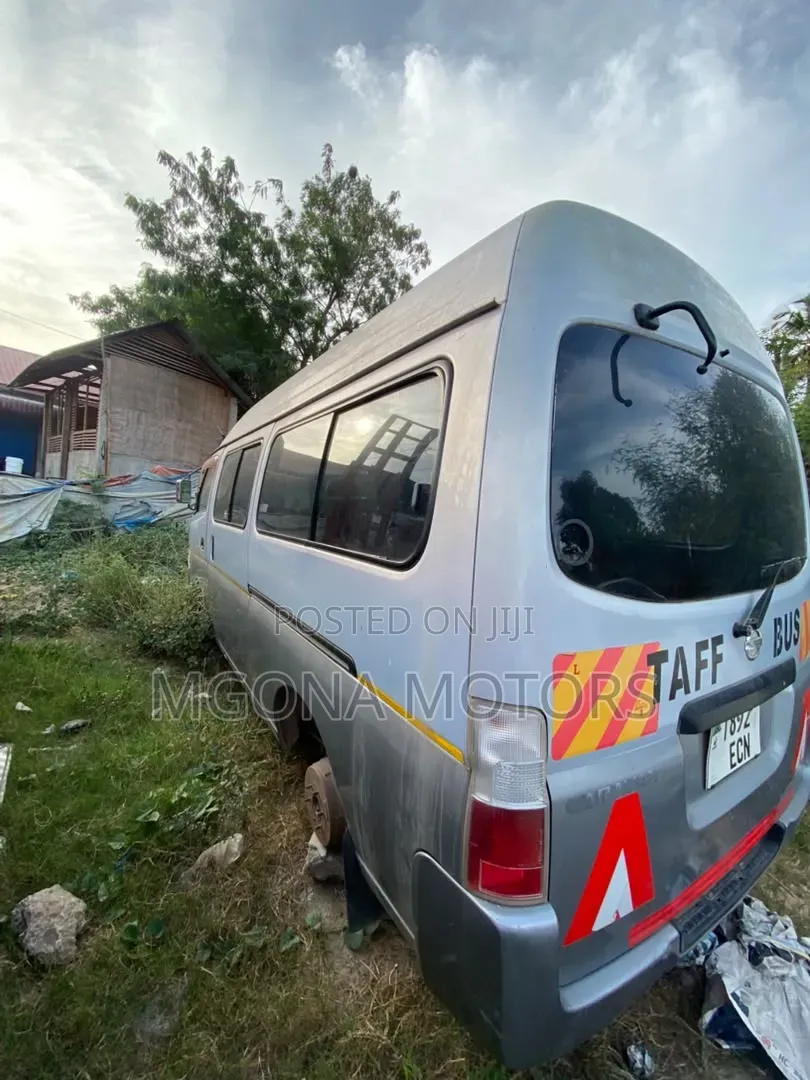 Nissan Caravan (Urvan) 2010 Grey