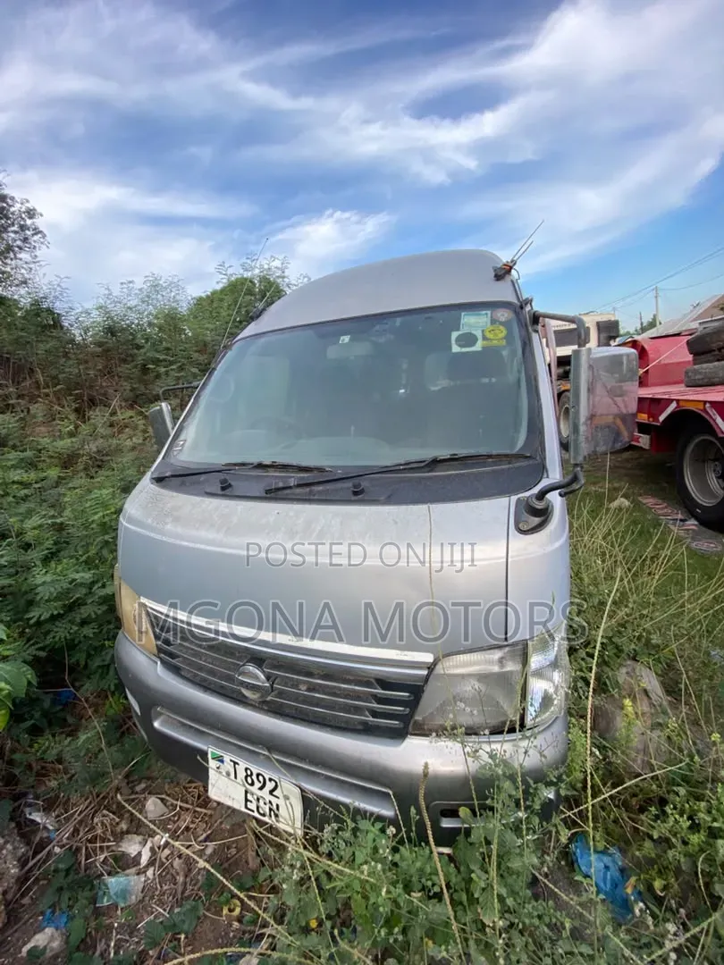 Nissan Caravan (Urvan) 2010 Grey