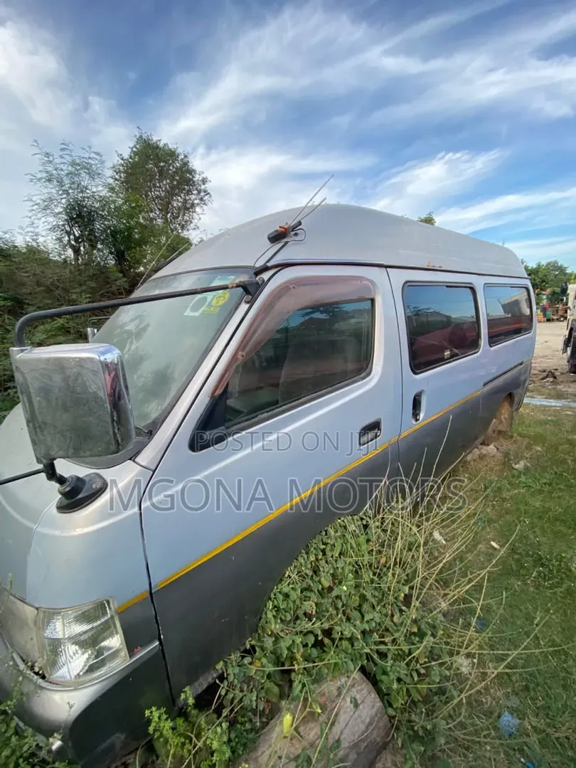 Nissan Caravan (Urvan) 2010 Grey