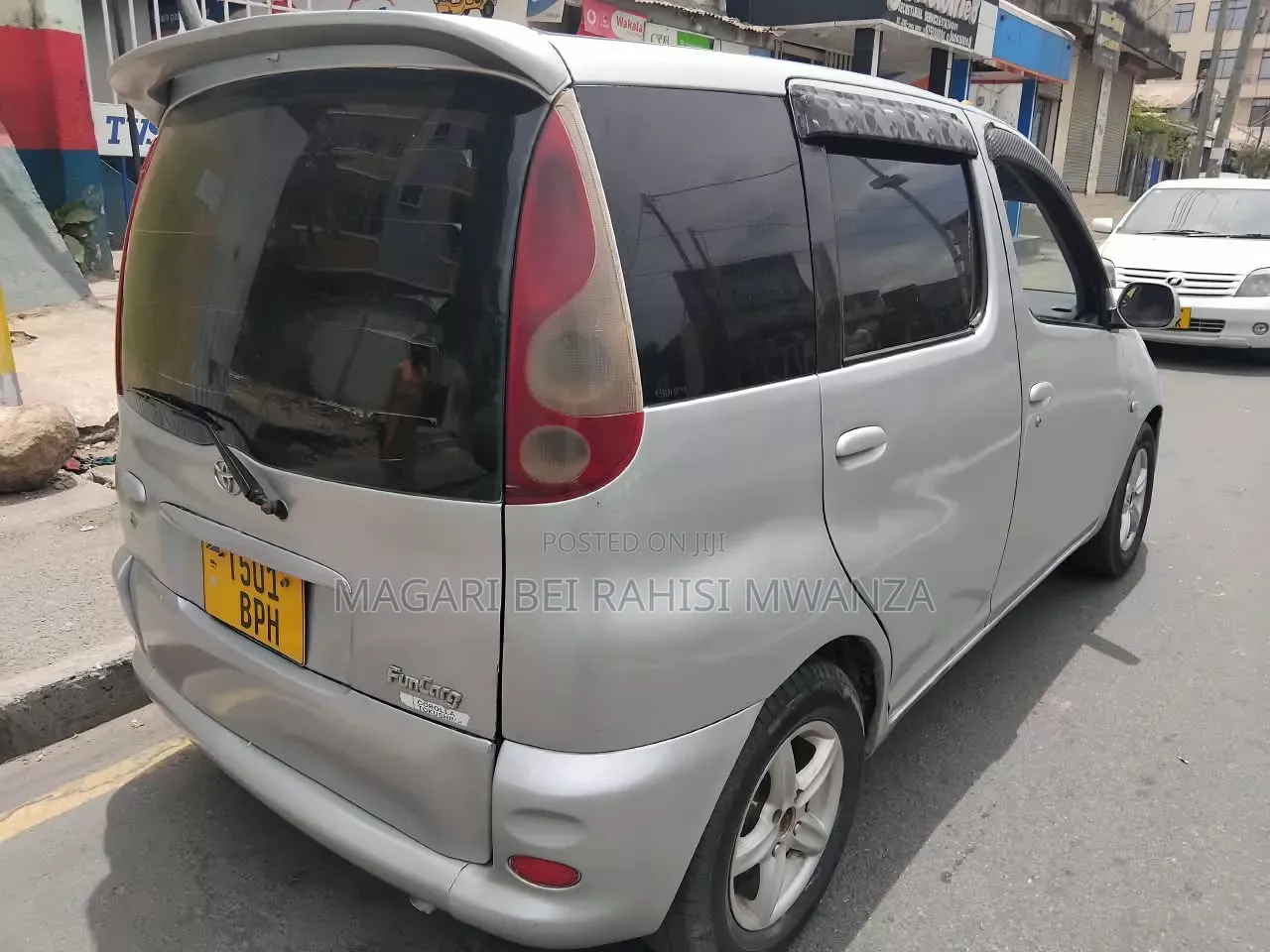 Toyota Fun Cargo 2004 Silver