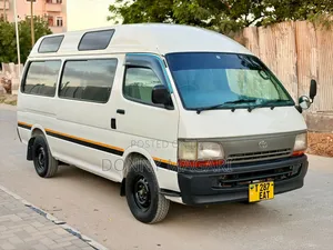Toyota HiAce 2000 White