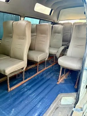 Toyota HiAce 2000 White