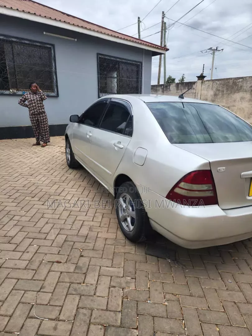 Toyota Corolla 2000 Silver