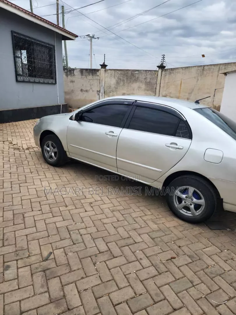 Toyota Corolla 2000 Silver