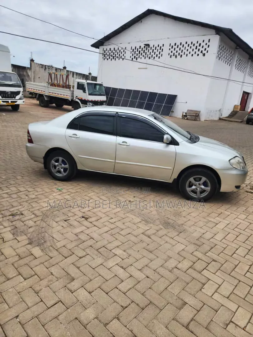 Toyota Corolla 2000 Silver