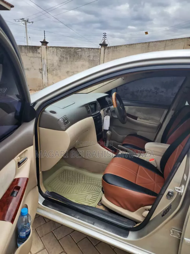 Toyota Corolla 2000 Silver