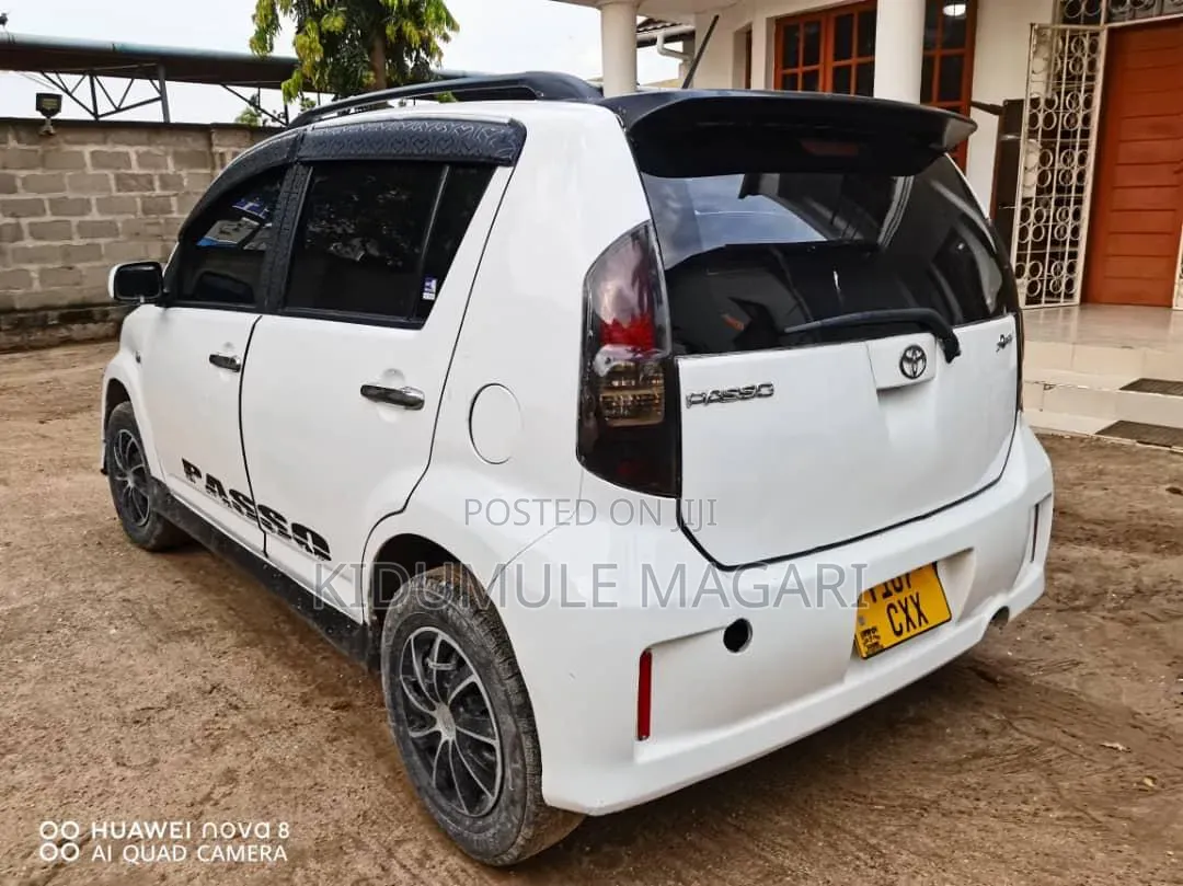 Toyota Passo 2004 Pearl