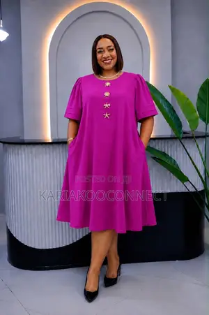 Elegant Relaxed a-Line Midi Dress With Star Buttons