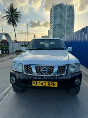Nissan Patrol 2002 White
