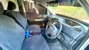Toyota Ractis 2008 Silver