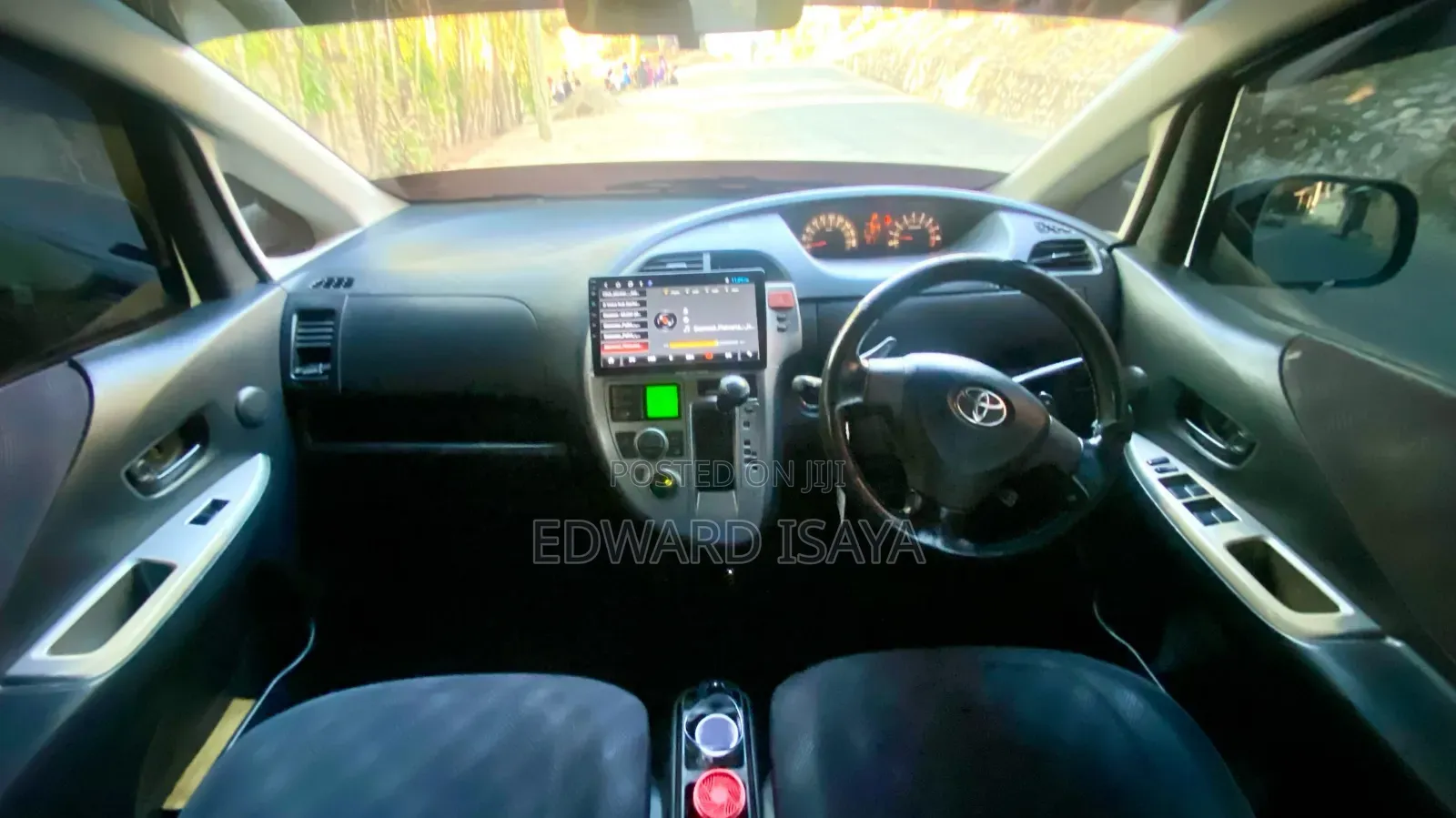 Toyota Ractis 2008 Silver