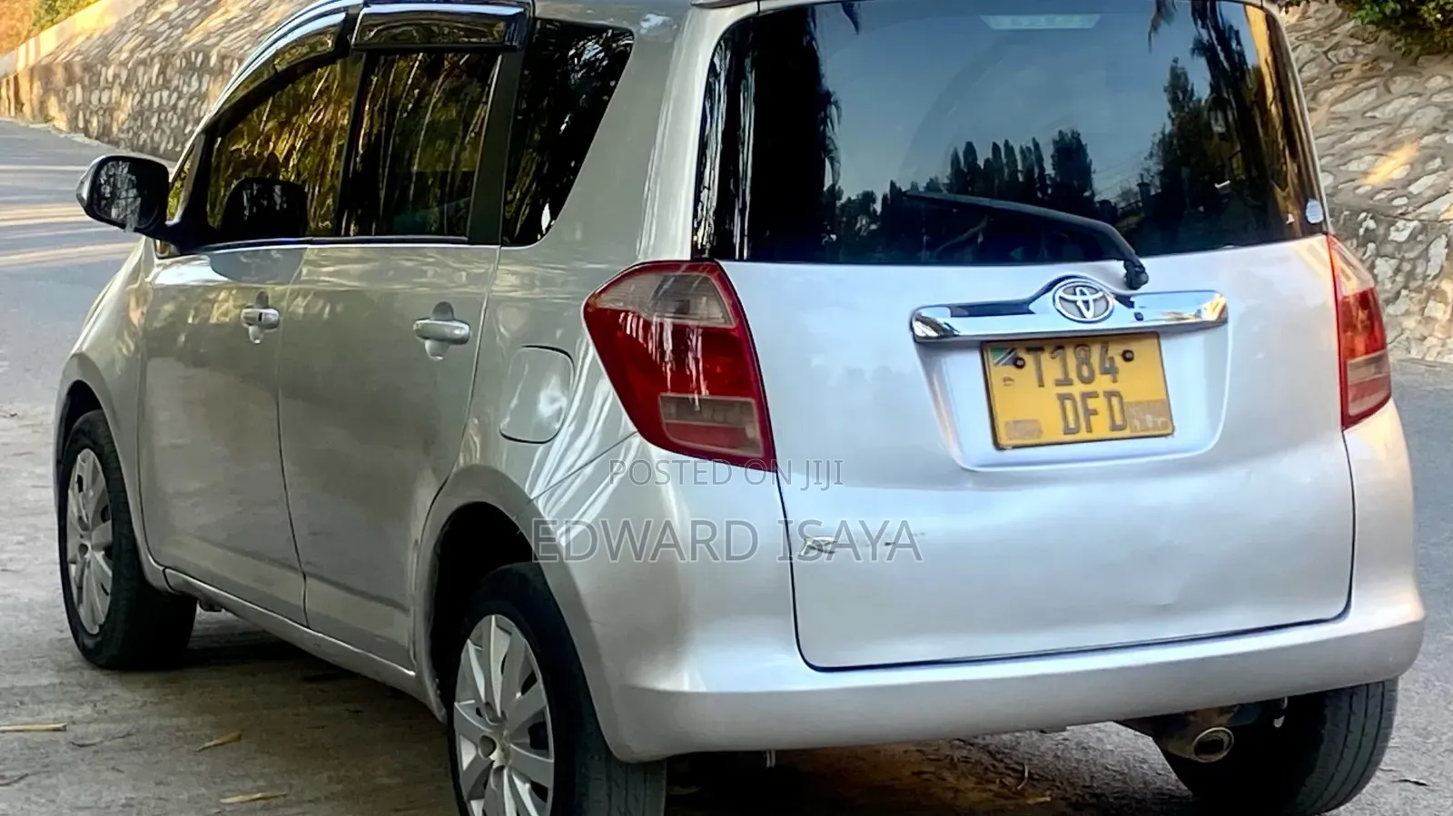 Toyota Ractis 2008 Silver