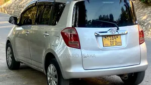 Toyota Ractis 2008 Silver