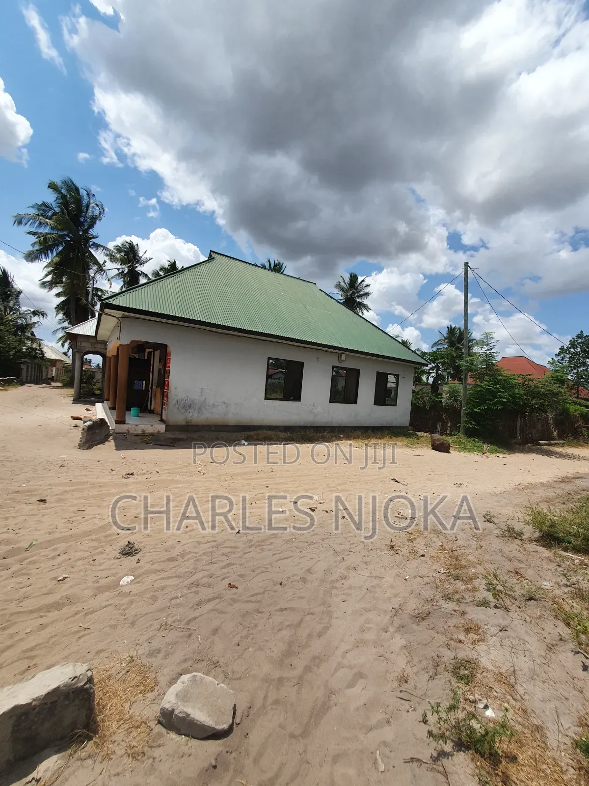 Furnished 6bdrm House in Halisi, Ukonga for sale
