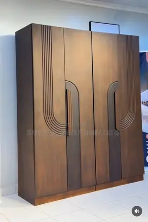 Luxury and Modern Wardrobe Yenye Ukubwa Wa Milango 4