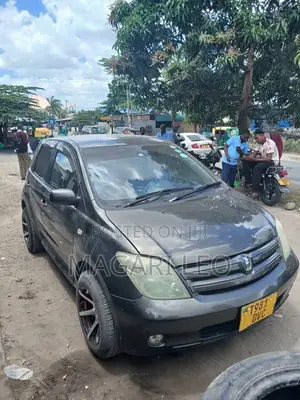 Toyota IST 2004 Gray