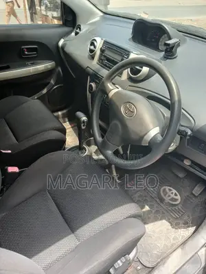 Toyota IST 2004 Gray