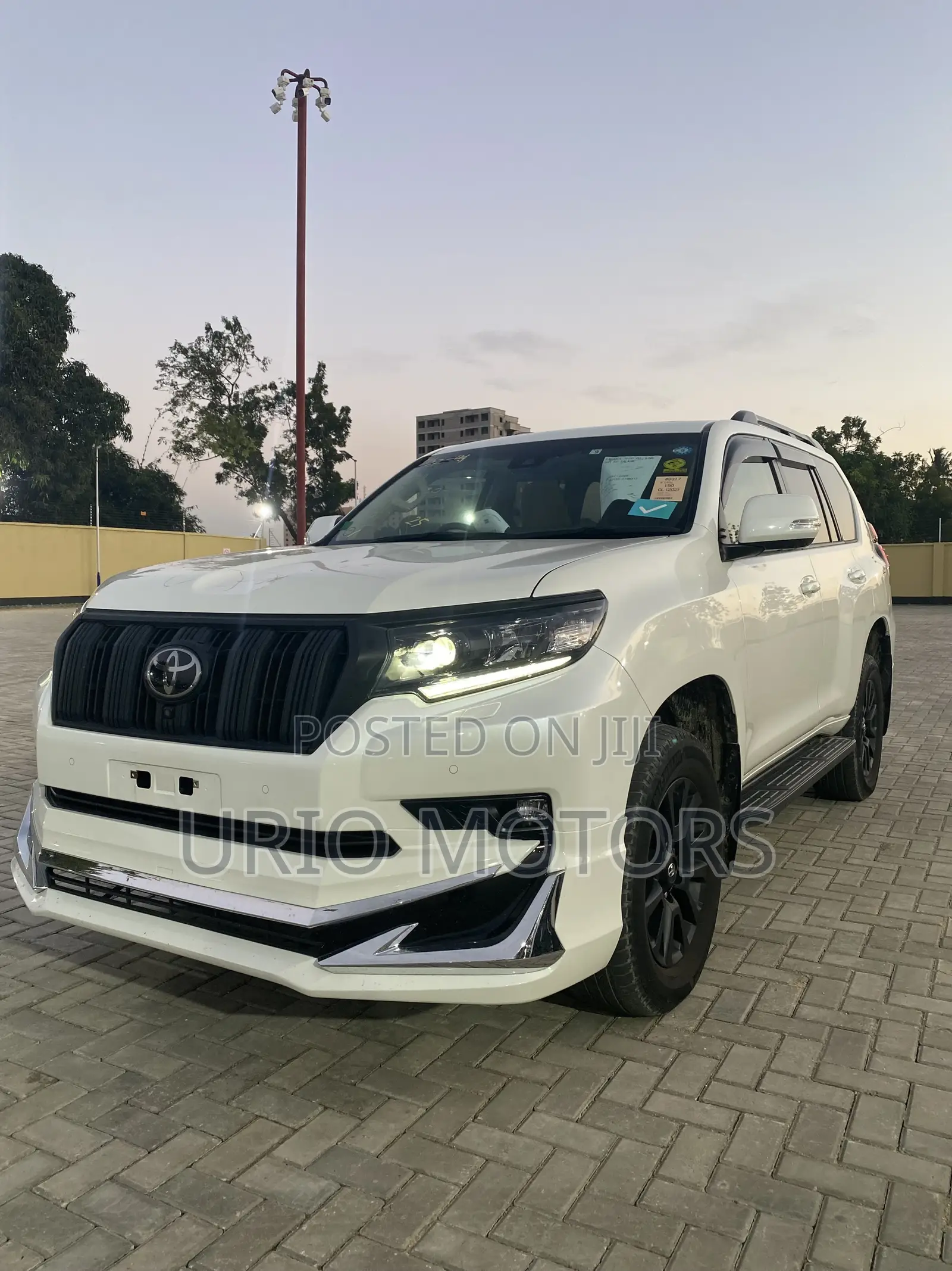 Toyota Land Cruiser Prado 2022 White