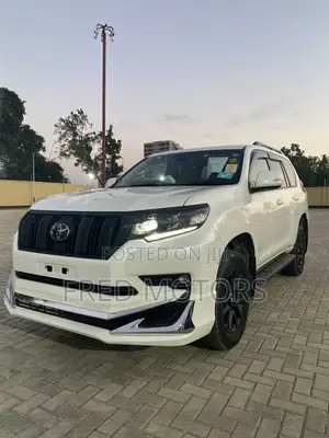 Toyota Land Cruiser Prado 2022 White