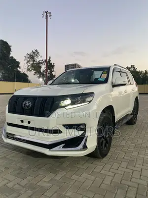 Toyota Land Cruiser Prado 2022 White