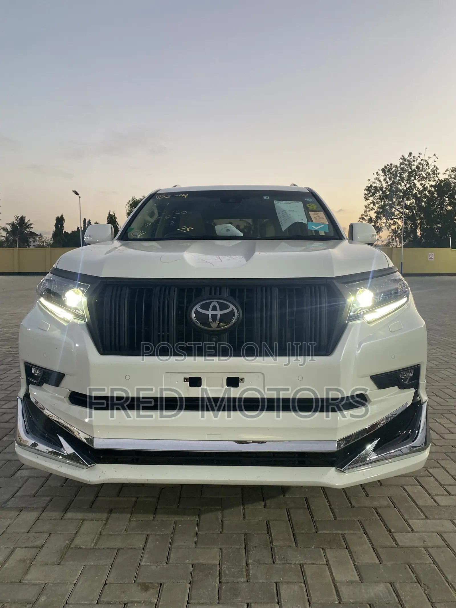 Toyota Land Cruiser Prado 2022 White
