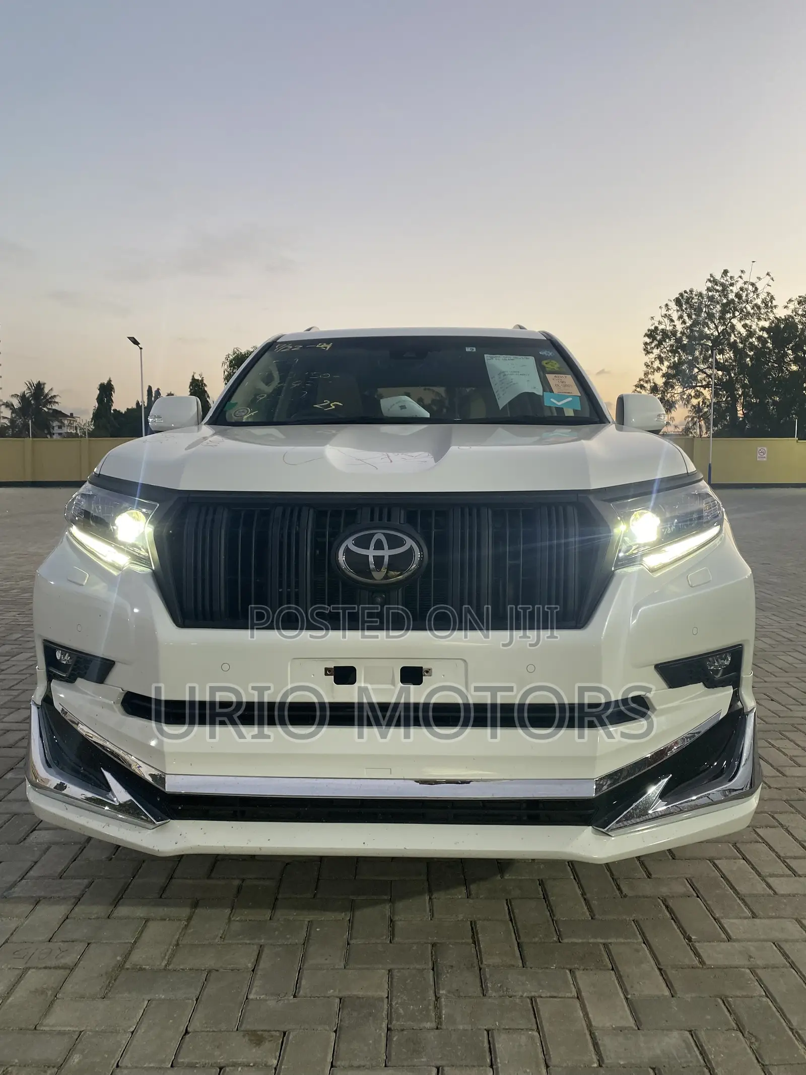 Toyota Land Cruiser Prado 2022 White