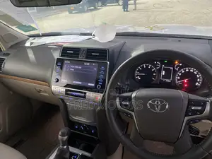 Toyota Land Cruiser Prado 2022 White