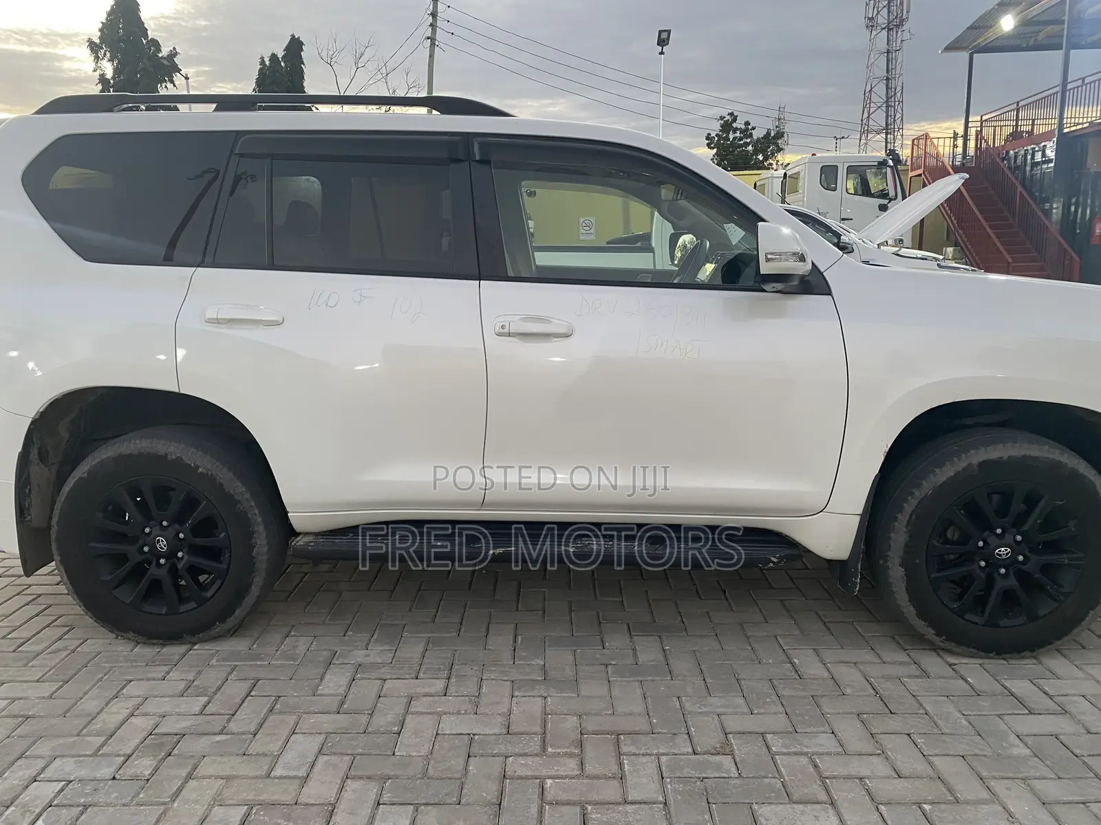 Toyota Land Cruiser Prado 2022 White