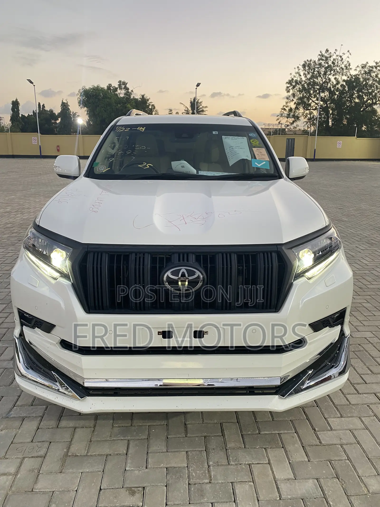Toyota Land Cruiser Prado 2022 White
