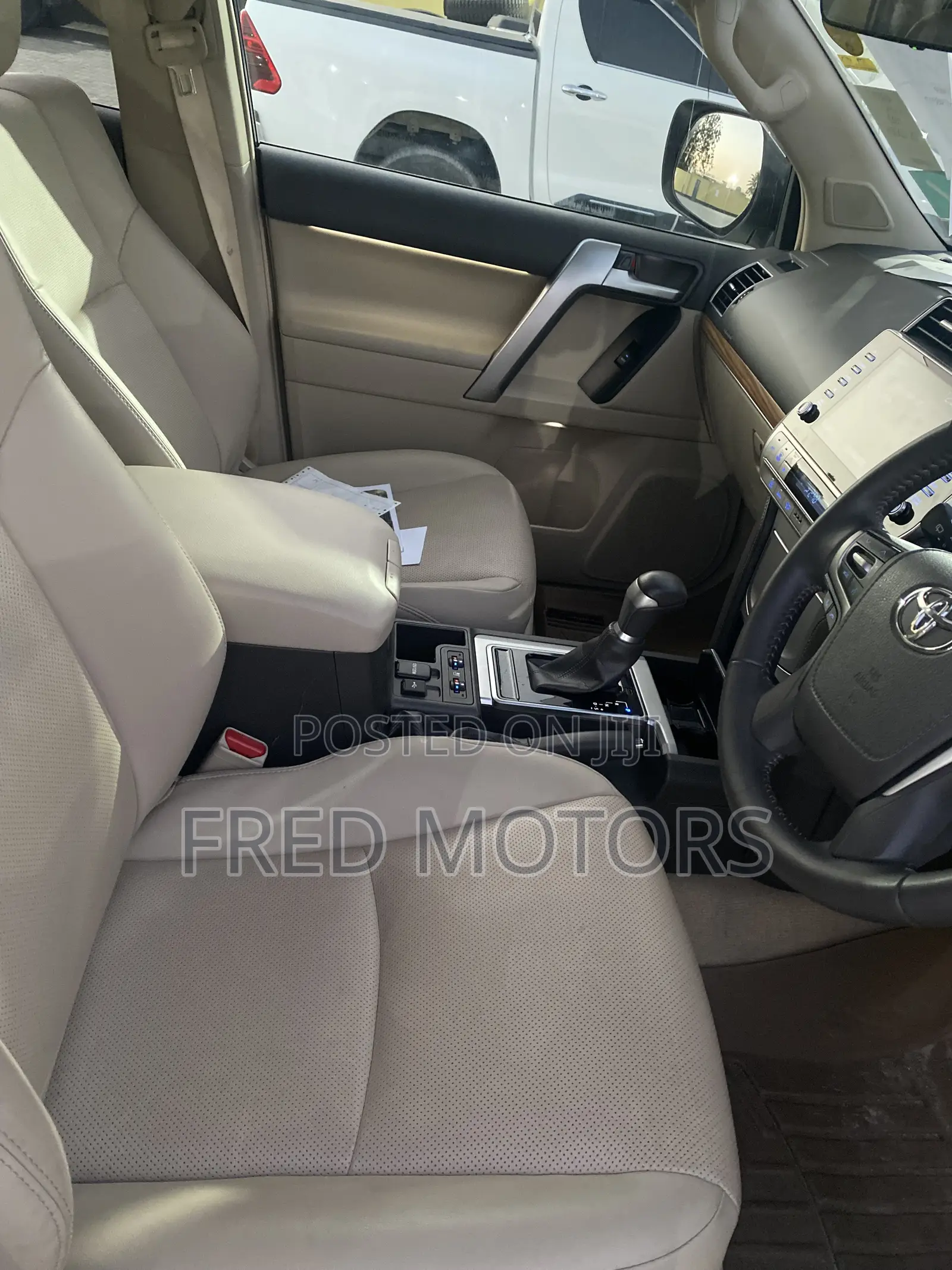 Toyota Land Cruiser Prado 2022 White