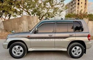 Mitsubishi Pajero 2005