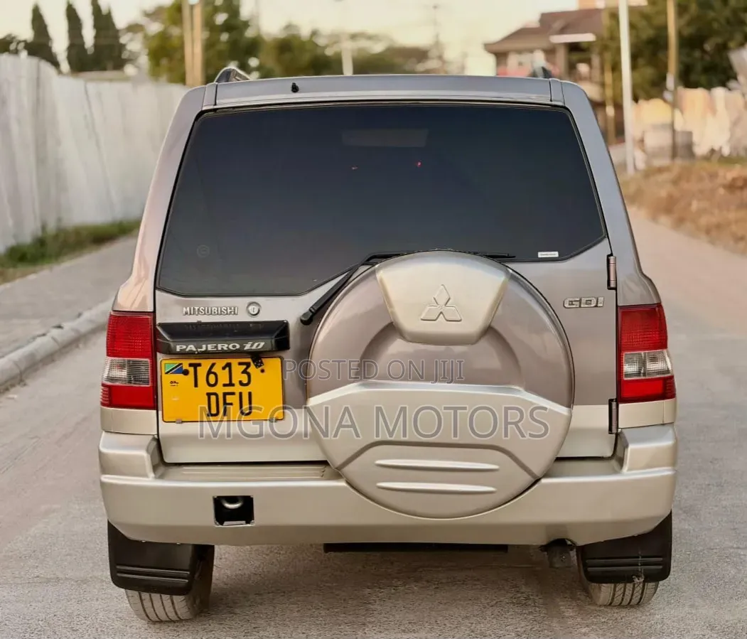 Mitsubishi Pajero 2005