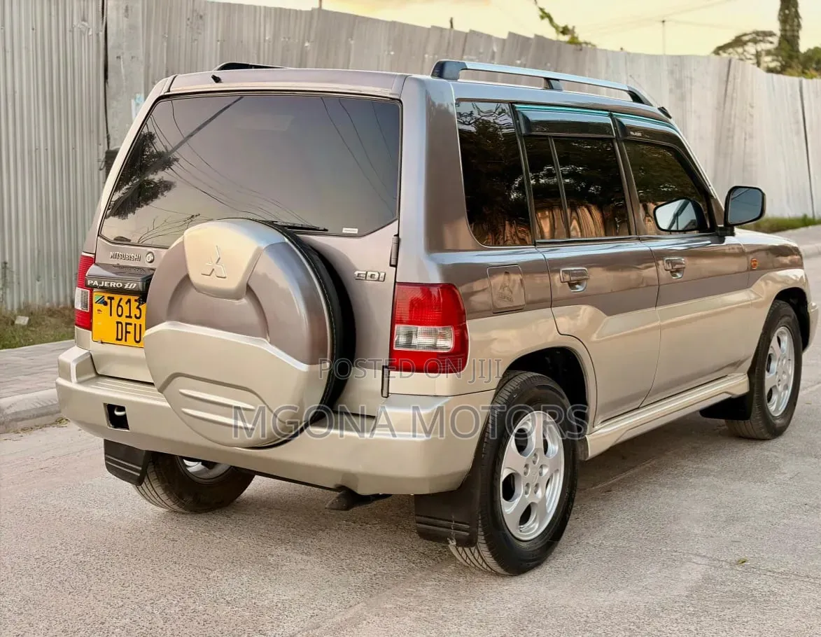 Mitsubishi Pajero 2005