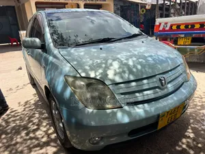 Toyota IST 2005 Blue