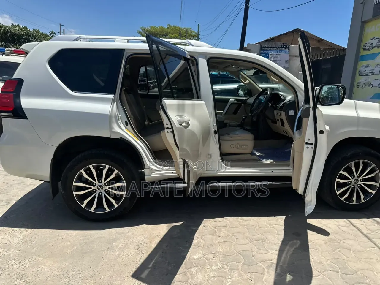 Toyota Land Cruiser Prado 2.7 2021 White