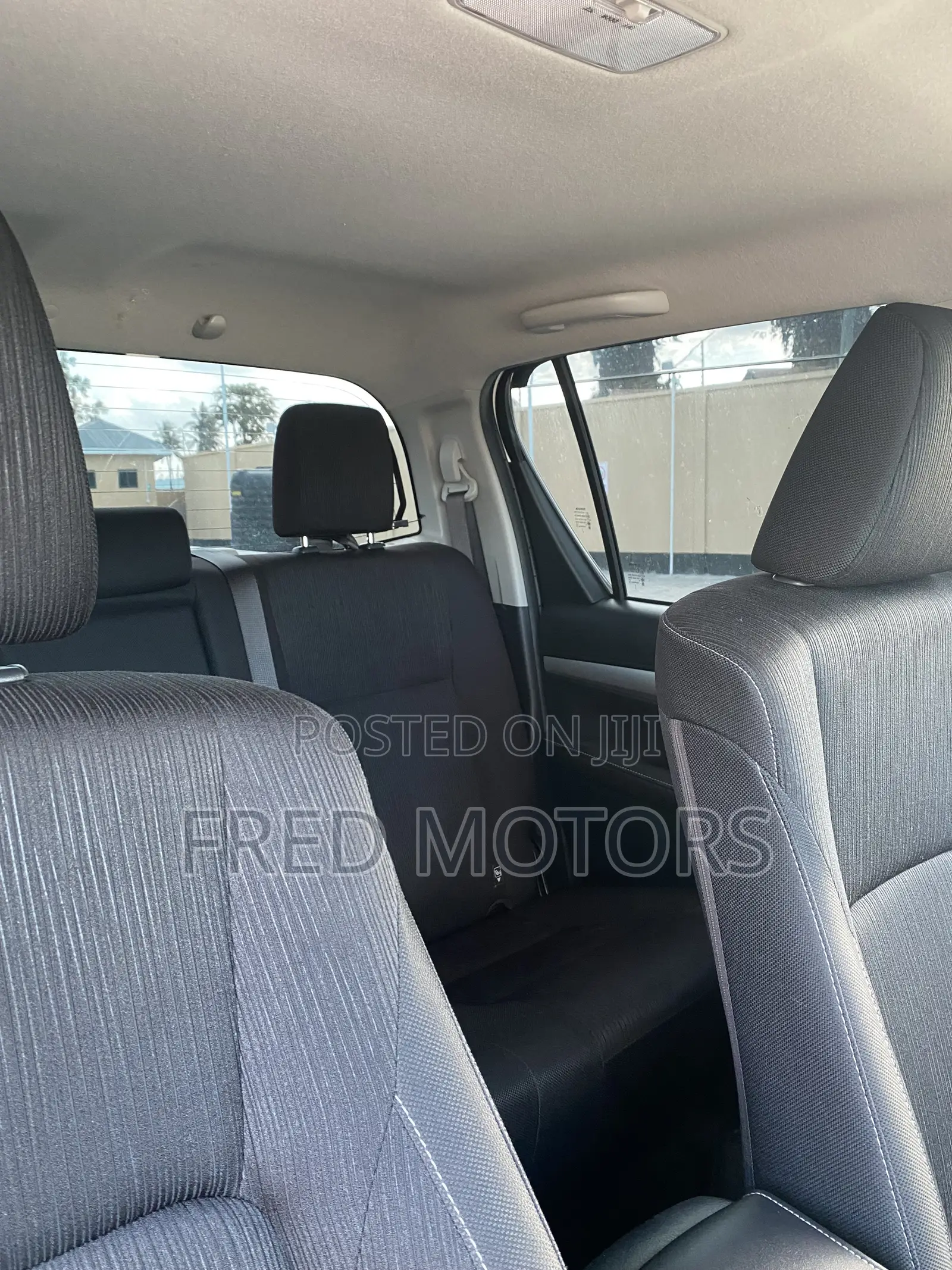 Toyota Hilux 2022 White