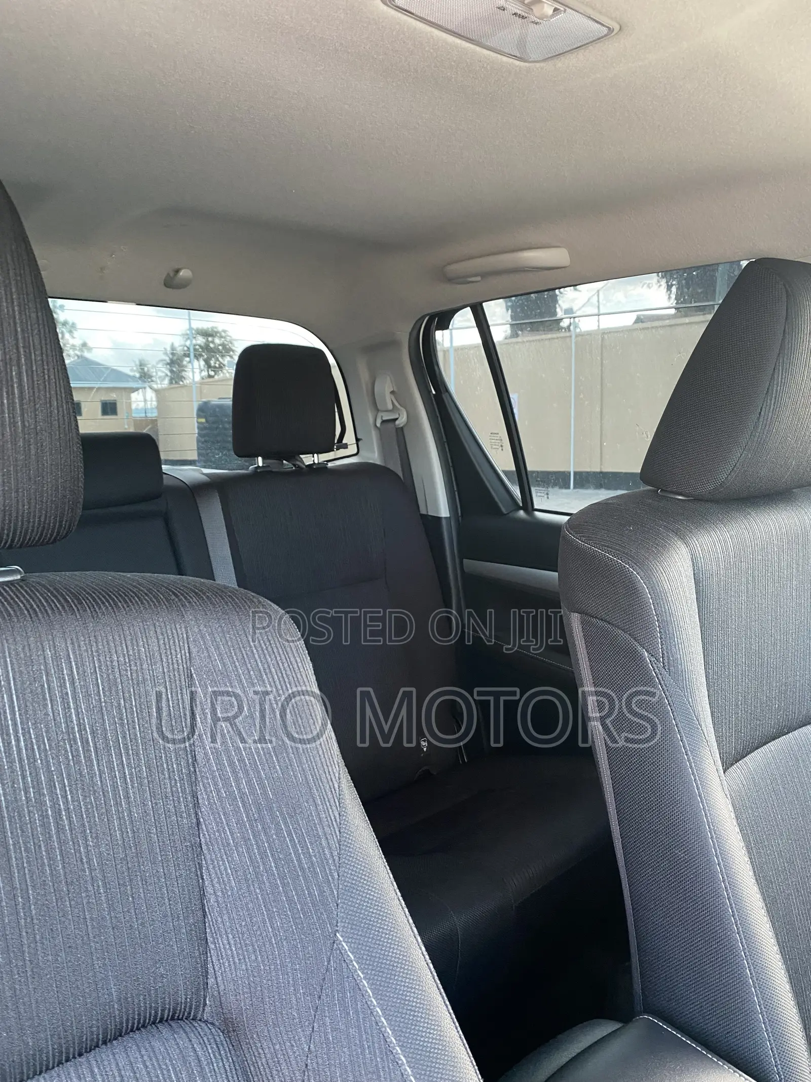 Toyota Hilux 2022 White