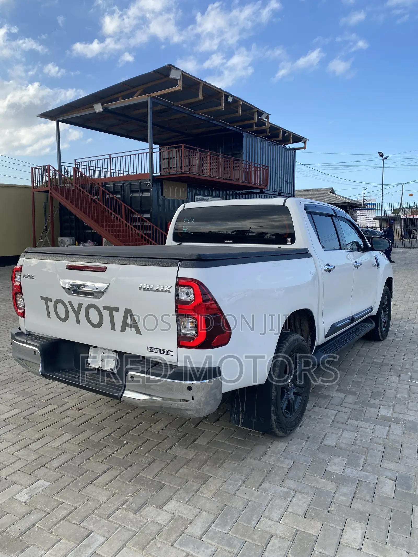 Toyota Hilux 2022 White