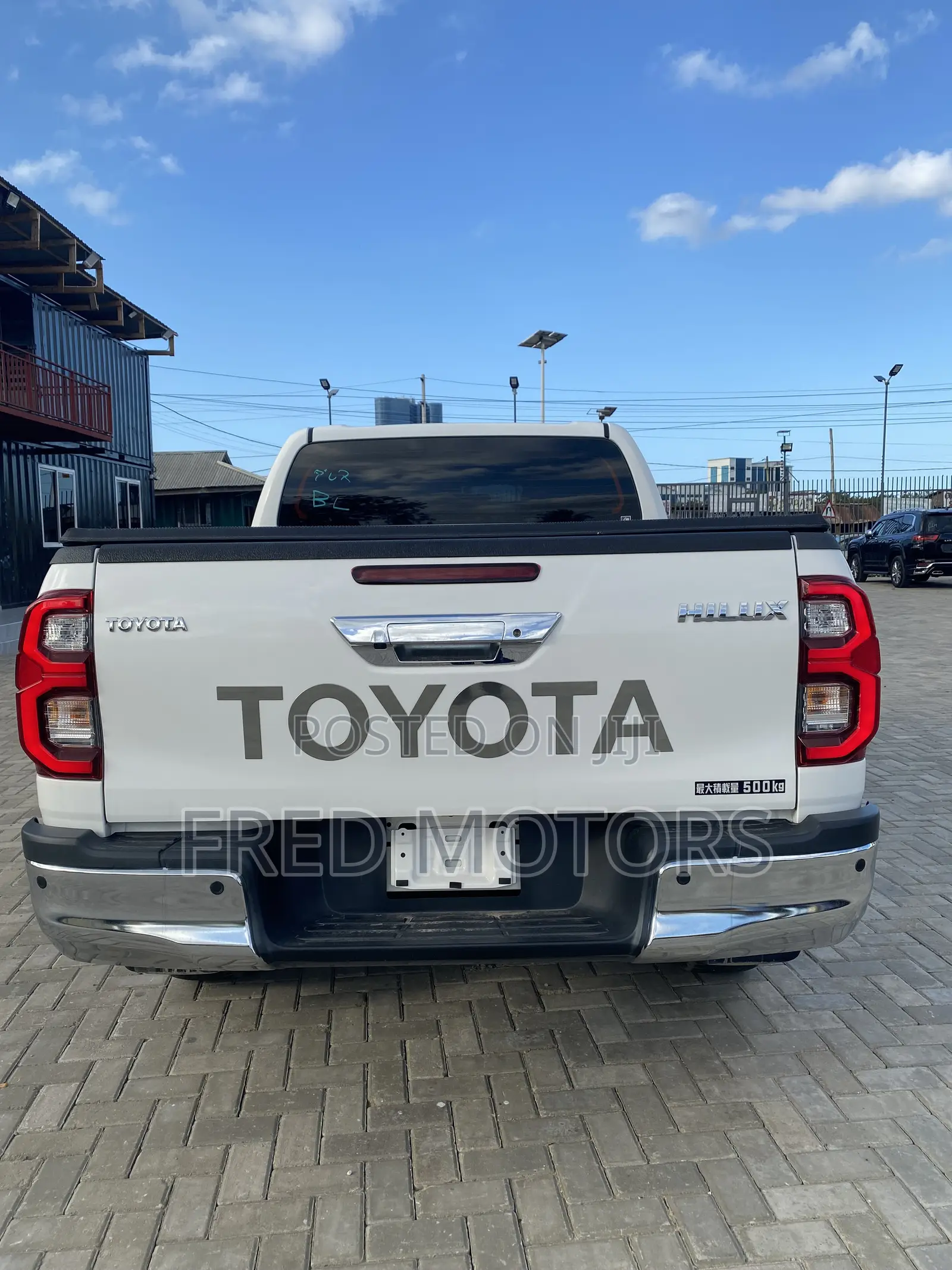 Toyota Hilux 2022 White