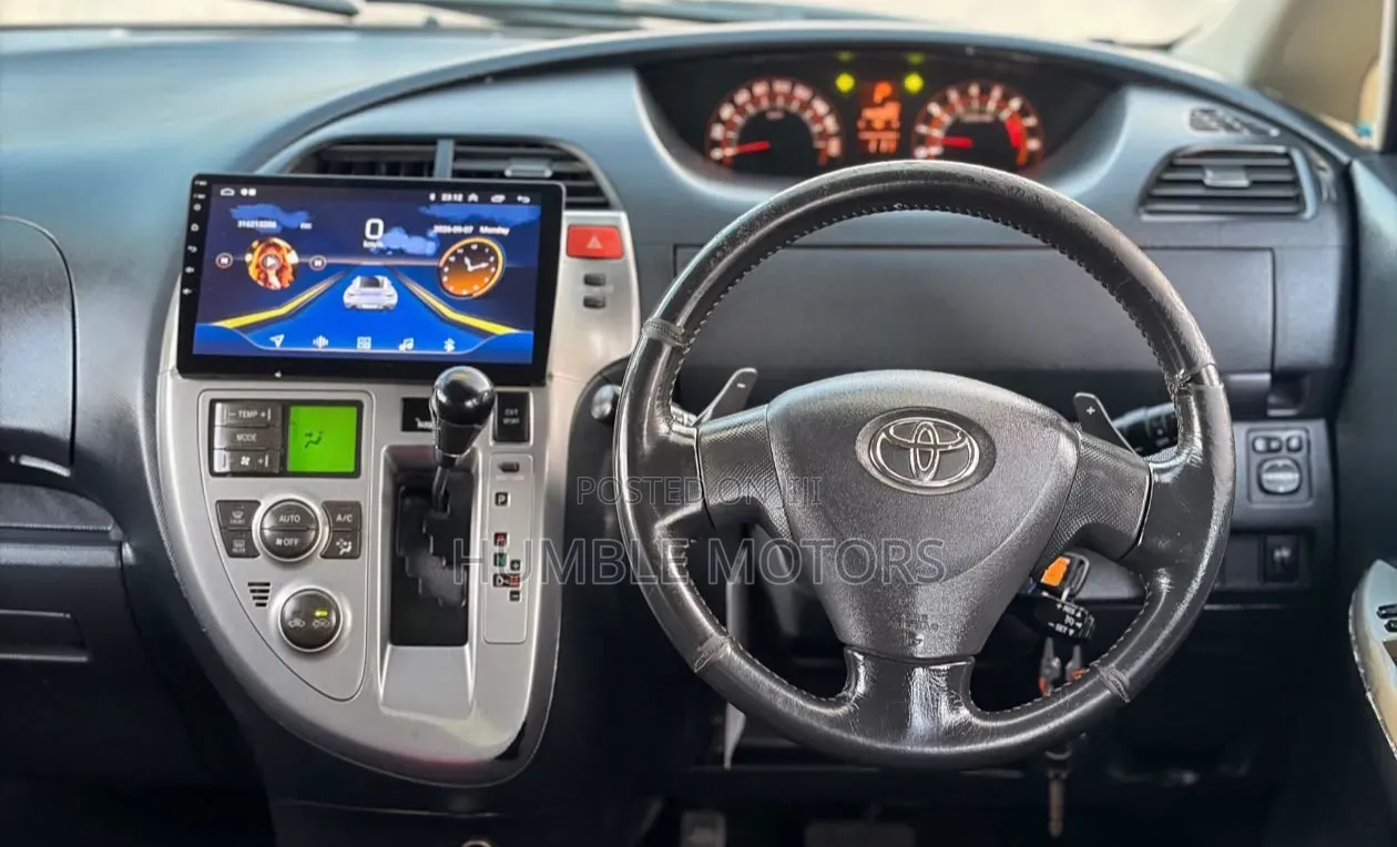 Toyota Ractis 2006 Gray