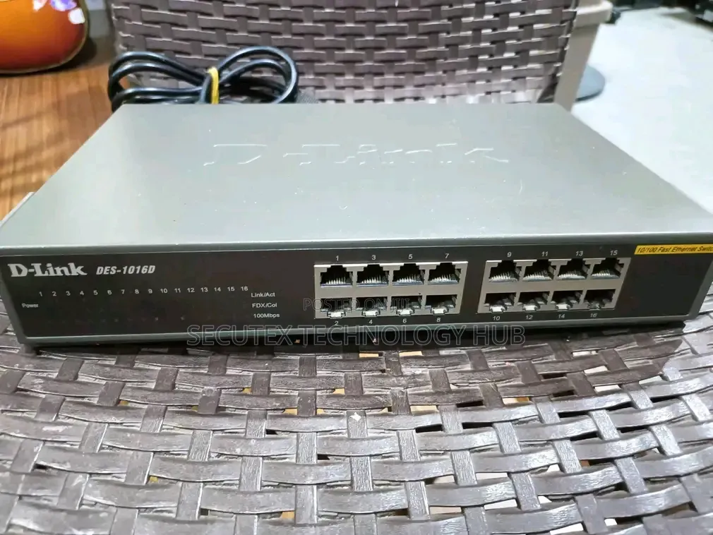 D-Link DES-1016D/B 16-Port 10/100Mbps Unmanaged Network Switch