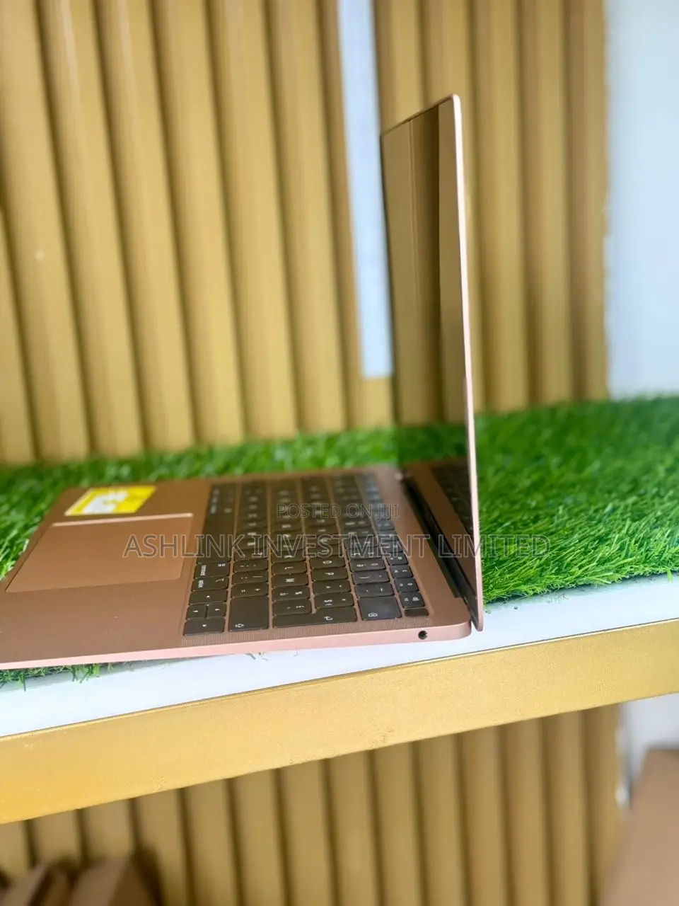 Laptop Apple MacBook 2019 8GB Intel Core i5 SSD 128GB