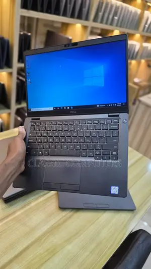 Laptop Dell Latitude 5300 8GB Intel Core M2 SSD 256GB