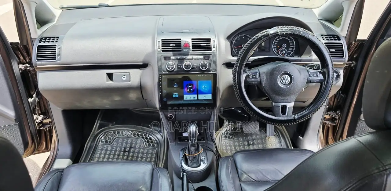 Volkswagen Touareg 2013 Brown