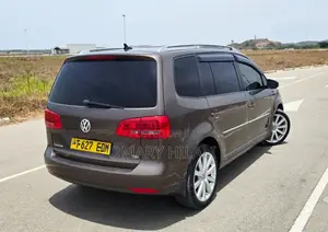 Volkswagen Touareg 2013 Brown