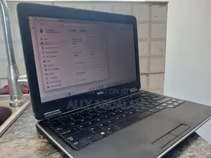 Laptop Dell Latitude 3189 8GB Intel Core i5 SSD 256GB