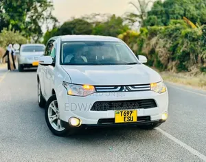 Mitsubishi Outlander 2012 White
