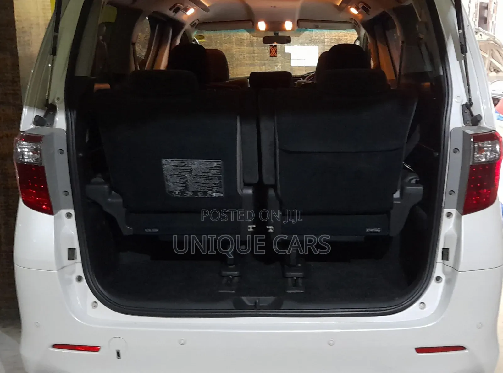 Toyota Alphard 2.4 Petrol FWD 2008 White